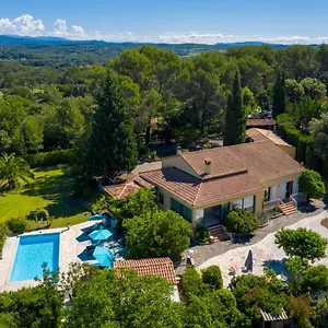 https://htesantic-provence.fr-provencehotel.com